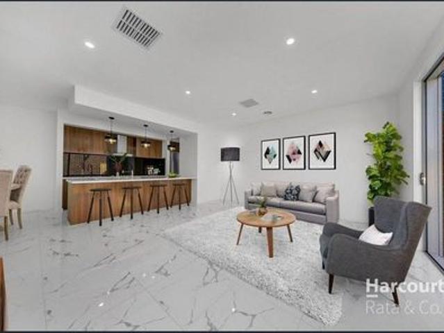 Spacious Modern Living with Style, Comfort & Family Flexibility!