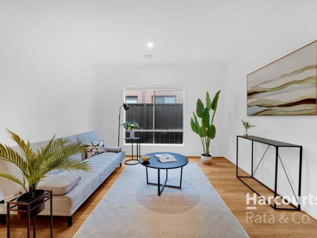 Spacious Modern Living with Style, Comfort & Family Flexibility!