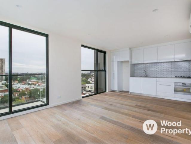Spacious, Modern & Sun Filled Apartment in the Heart of Richmond