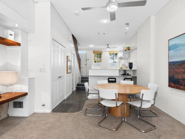 Spacious Modern Parkside Terrace