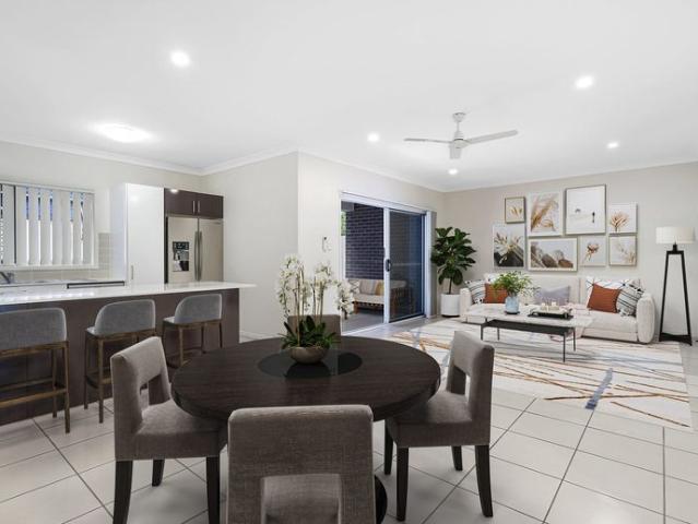 SPACIOUS, MODERN TOWNHOUSE IN A QUITE, CONVENIENT LOCATION