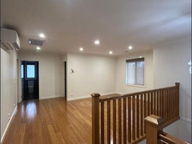 Spacious & Modern Townhouse in an Unbeatable Location