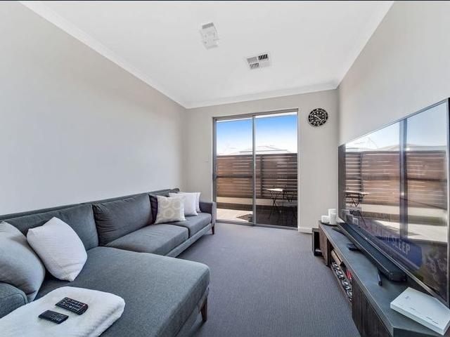 Spacious & Modern Townhouse in Prime Rostrevor Location