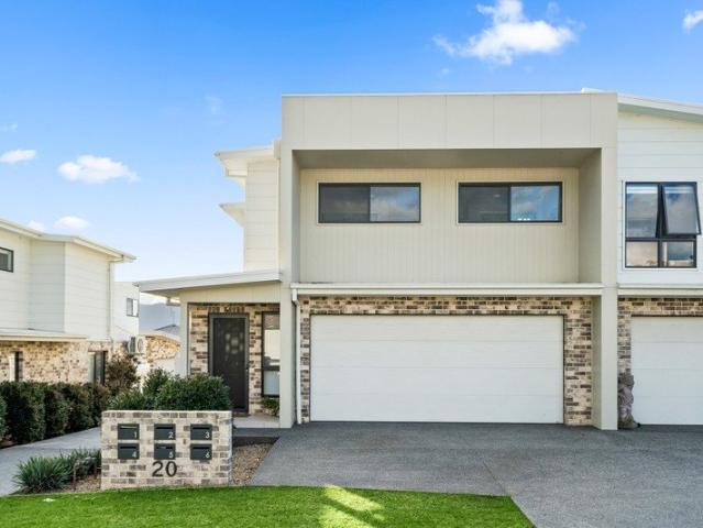 Spacious & Modern Townhouse