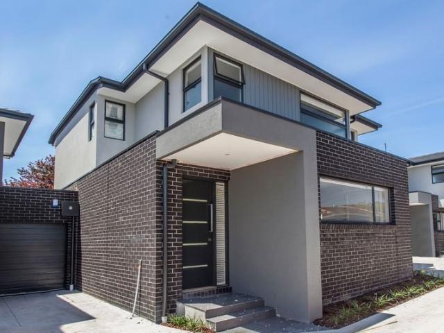 SPACIOUS MODERN TOWNHOUSE
