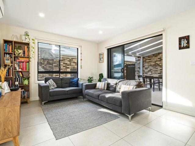 Spacious & Modern Townhouse
