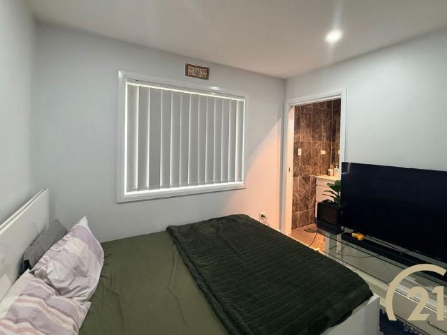 Spacious & Modern Three Bedroom Granny Flat with Driveway Access