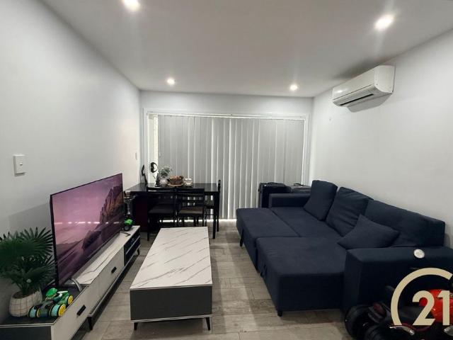 Spacious & Modern Three Bedroom Granny Flat with Driveway Access