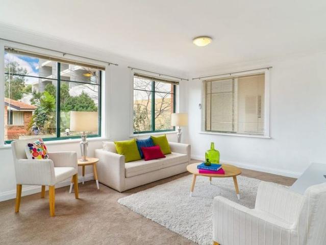 Spacious modern two bedroom apartment in the Bristol