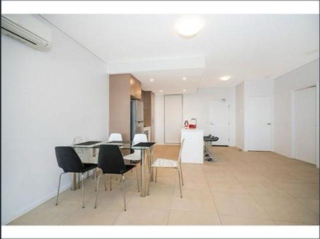 Spacious & Modern Two Bedroom Apartment in the Heart of Homebush