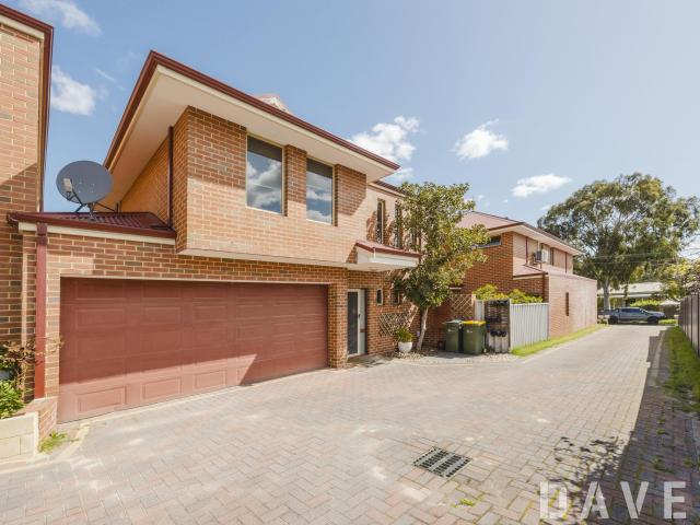 Spacious & Modern Two Storey Home in Prime Location!