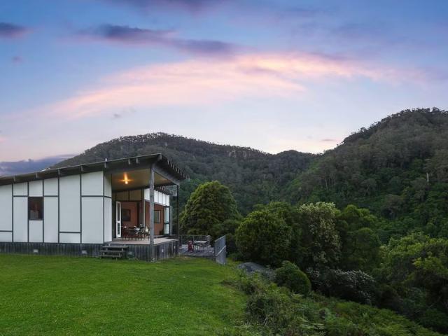 Spacious mountain retreat close to Berry!
