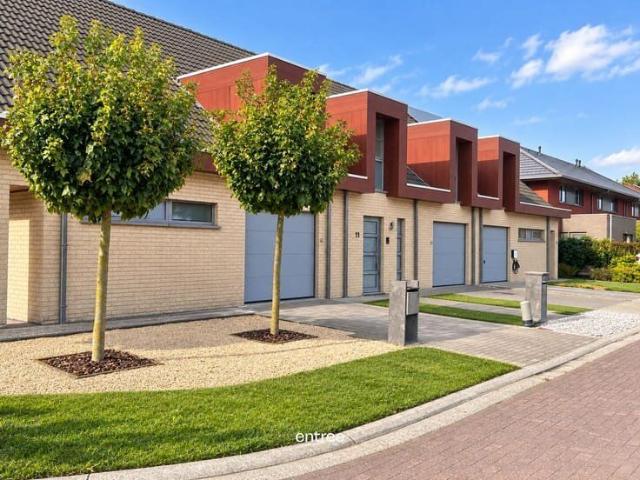 Spacious, move in ready home with garden and garage