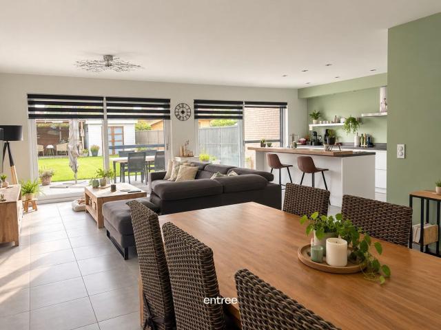 Spacious, move in ready home with garden and garage