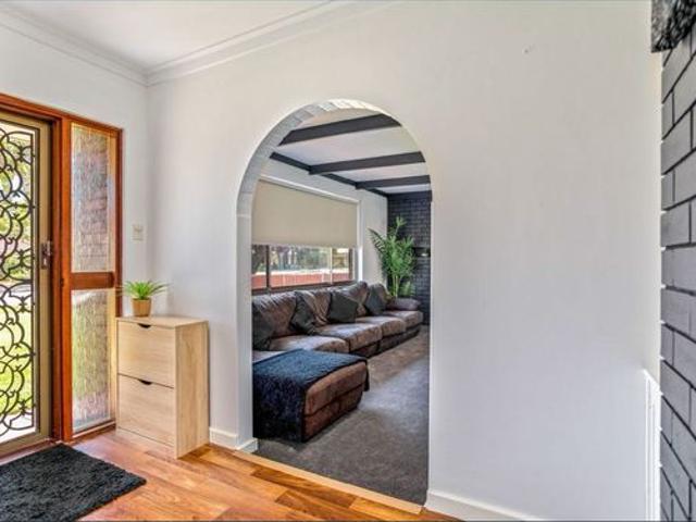 Spacious Mundijong Home with Powered Shed