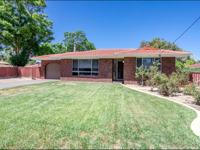 Spacious Mundijong Home with Powered Shed
