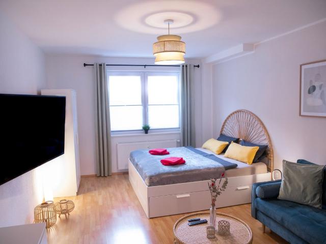 Spacious & neat home, Essen Amsterdam Apartments for Rent