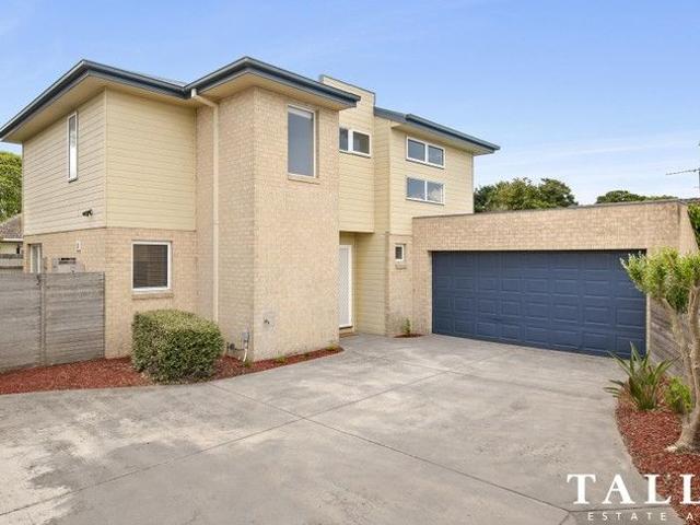 Spacious Neat Townhouse