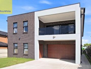 Spacious Near New Huge Family Home with a 2 Bedroom Granny Flat
