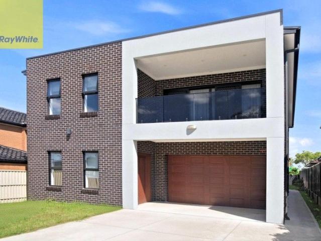 Spacious Near New Huge Family Home with a 2 Bedroom Granny Flat