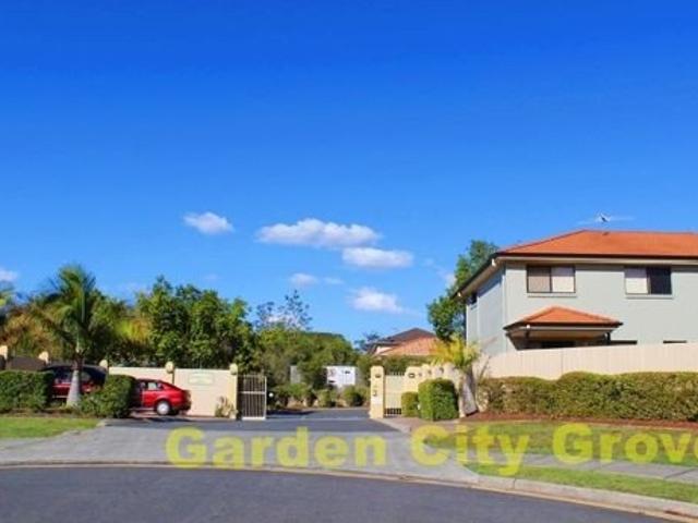 Spacious new painting villa at 25 Buckingham Place Eight Mile Plains