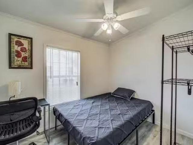 Spacious & newly renovated Dallas House with Patio or porch i.