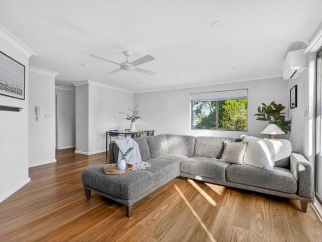Spacious Newport Apartment With Leafy Outlook And Exceptional Convenience