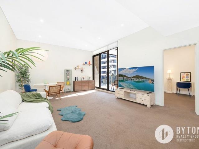 Spacious North West 2 Bedroom Apartment with Rare 3.15m Ceiling in the Heart of Meadowbank's Waterfront Precinct