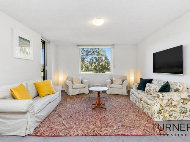 Spacious North Adelaide Apartment