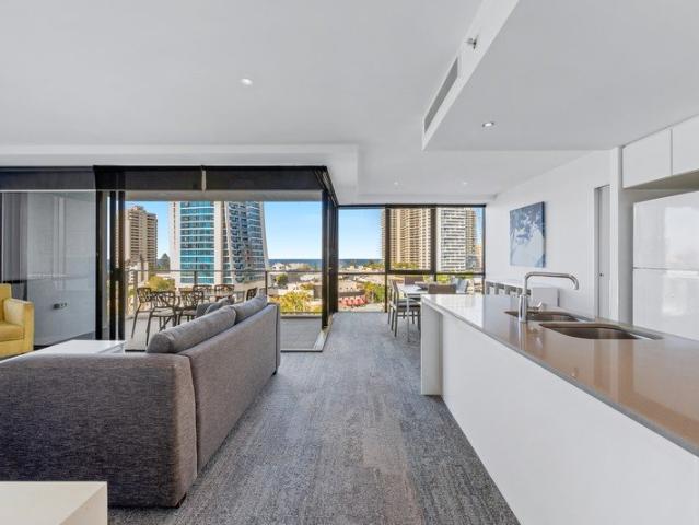 Spacious North East Apartment with Ocean, River and Skyline Views