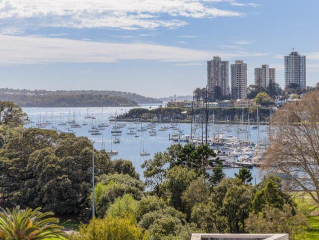 Spacious North Facing 3 Bed on Rushcutters Bay Park