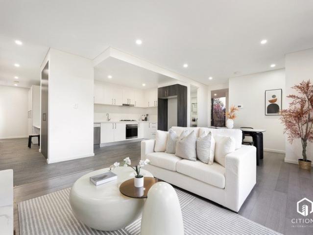 Spacious North Facing 2 Bed with Study Nook