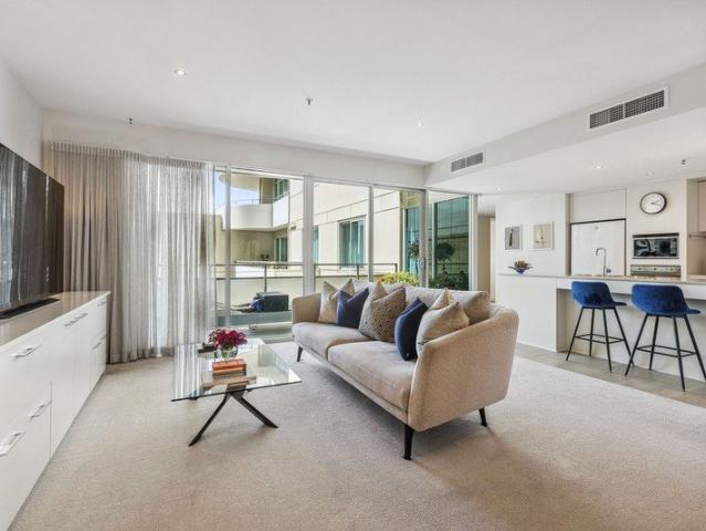 Spacious, north facing 2 bedroom apartment