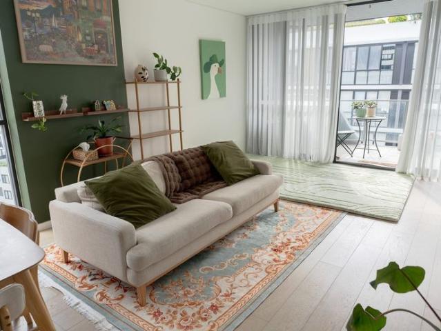 Spacious North Facing 2 Bedroom Apartment