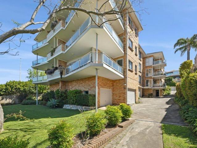 Spacious North Facing Apartment in a Prime Balmoral Slopes Setting
