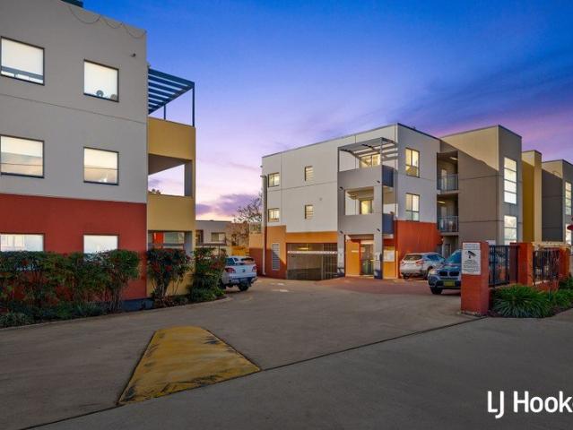 Spacious North Facing Apartment with Private Courtyard