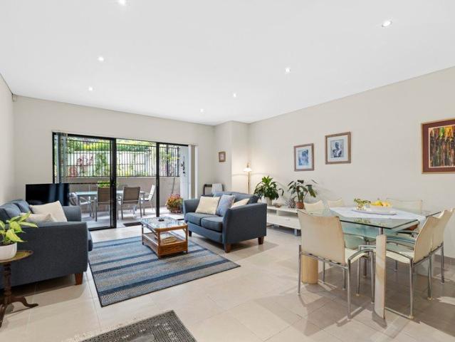 Spacious North Facing Garden Residence in Boutique 'Redwood'