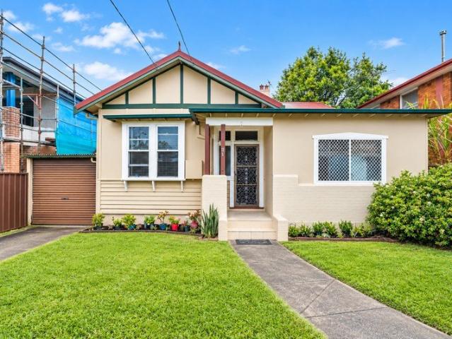 Spacious North Facing Family Home on 615m² 4 or 5 Bedroom House Prime Campsie Location