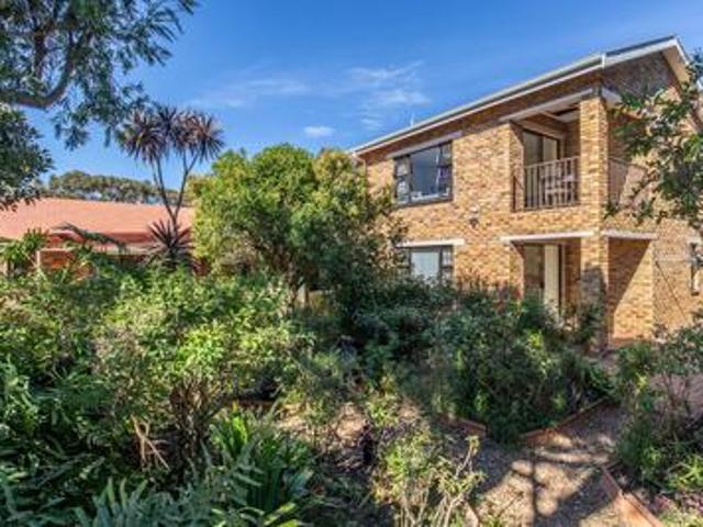 spacious north facing family home wi.