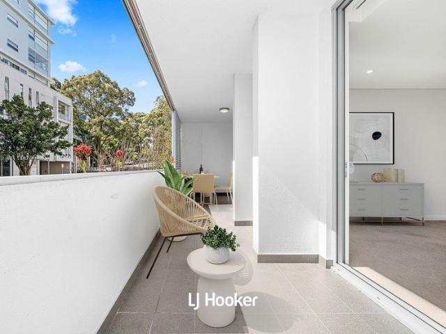 Spacious North Facing Home with a Expansive Entertainer's Balcony in a Prime Gordon Setting
