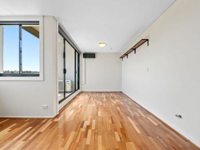 Spacious North Facing One Bedroom Apartment in the Heart of Maroubra Junction