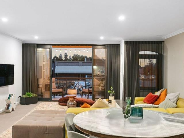 Spacious North Facing Open Plan Apartment Between River and Sea