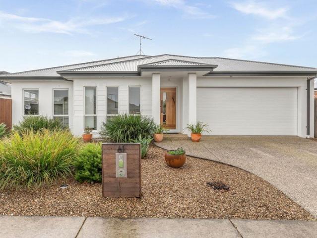 Spacious North Facing Living, Moments From Everything