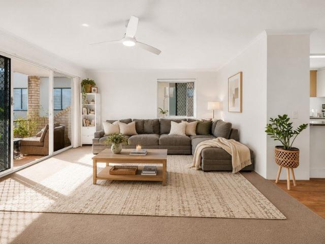 SPACIOUS NORTH FACING LIVING IN THE HEART OF BROADBEACH