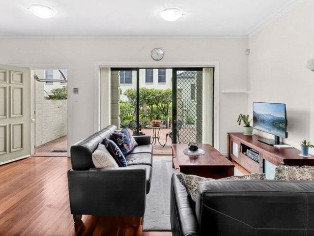 Spacious North Facing Townhouse