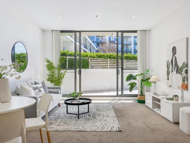 UNDER CONTRACT! Call Jimmy Zhou 0410 325 888 and Marcia Wang 0460 888 688