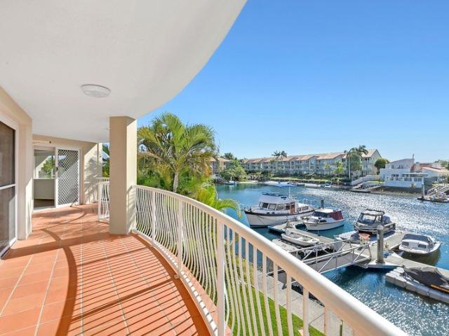 North Facing Direct Ocean Access 11m* Pontoon New Price
