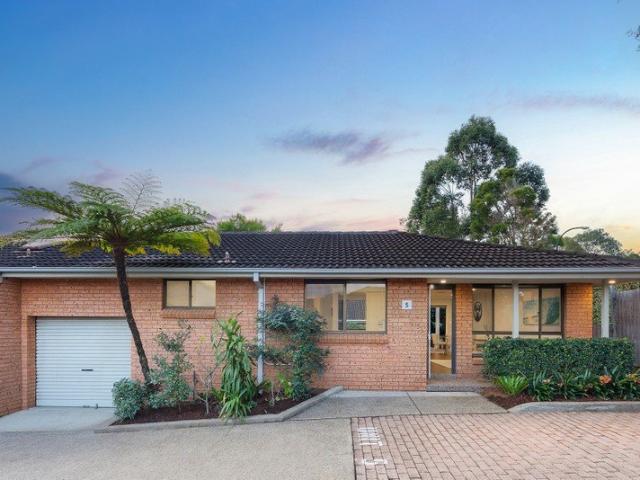 Spacious north facing villa with wrap around courtyard on 261sqm
