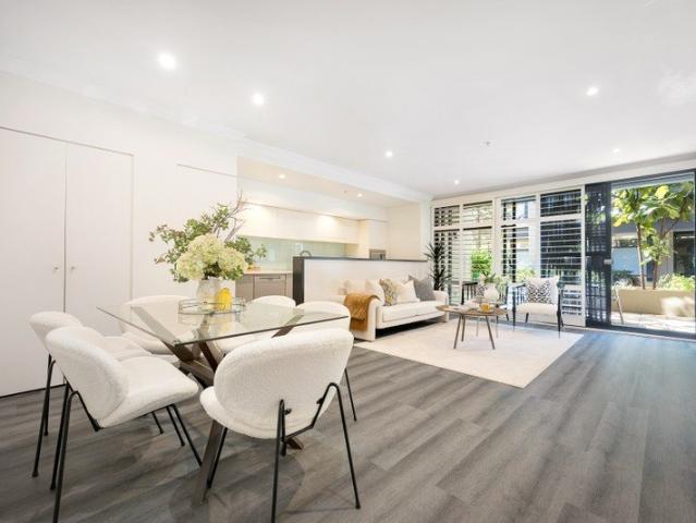 Spacious Northeast Facing Courtyard Retreat in Victoria Garden