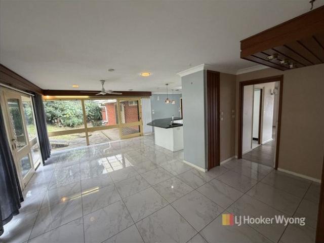 Spacious Older‑Style Home Apply Online